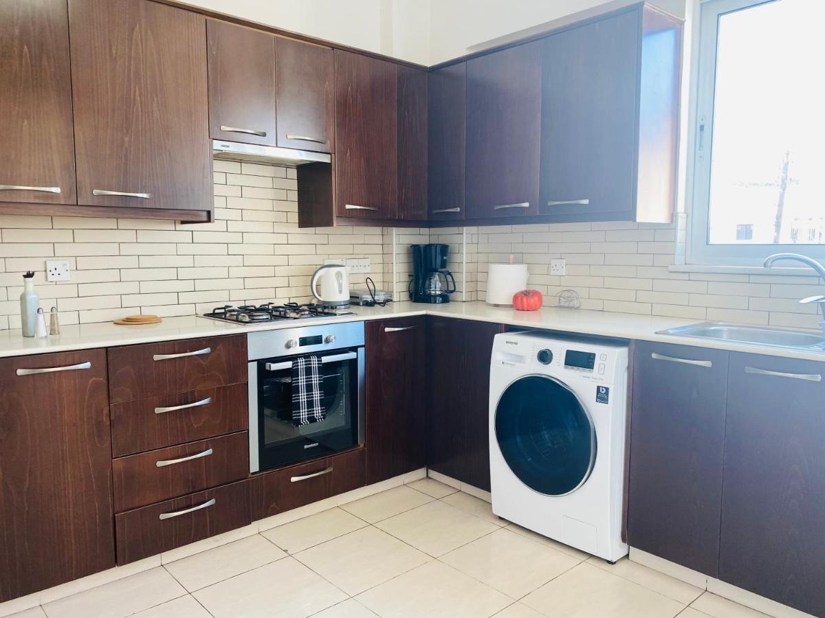 Apollo 2-Br Apt In לרנקה מראה חיצוני תמונה
